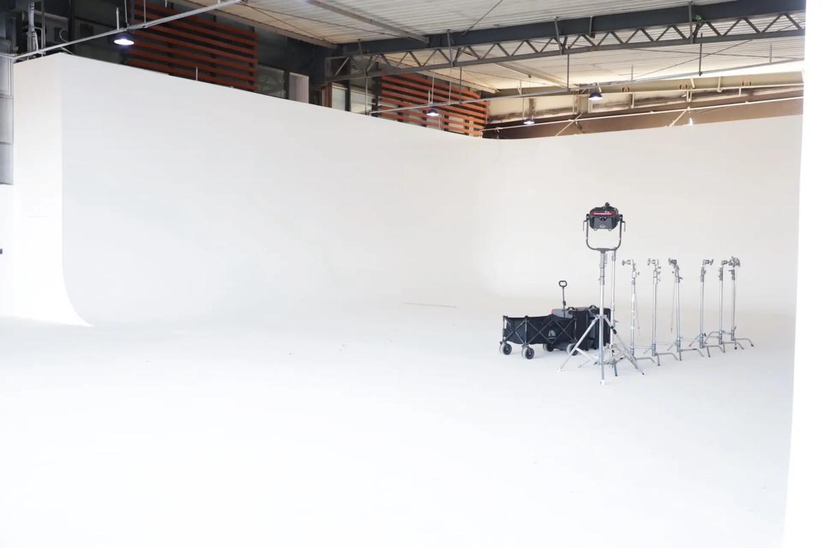 临影厂500方无影棚 杭州影视拍摄基地的专业制作空间